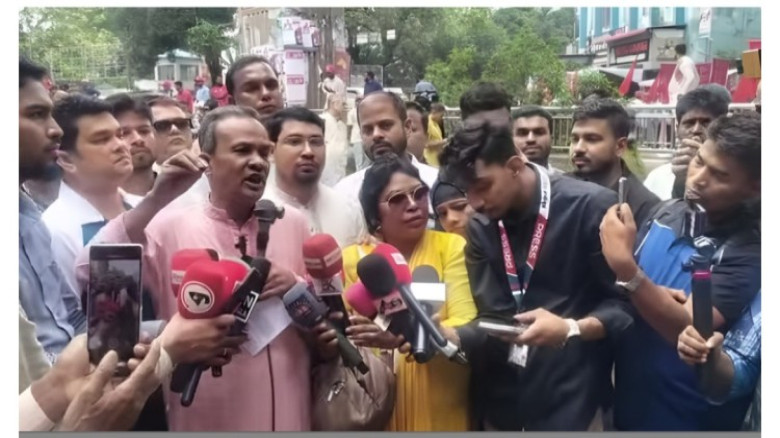 কলমের বিদ্রোহে কাঁপল রাজপথ—রাষ্ট্রীয় স্বীকৃতির দাবিতে সাংবাদ